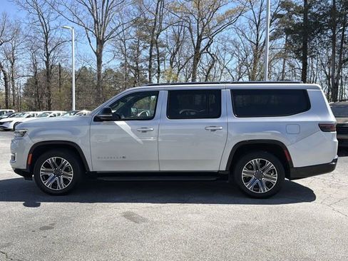 Used 2024 Jeep Wagoneer L Series II RWD image 22