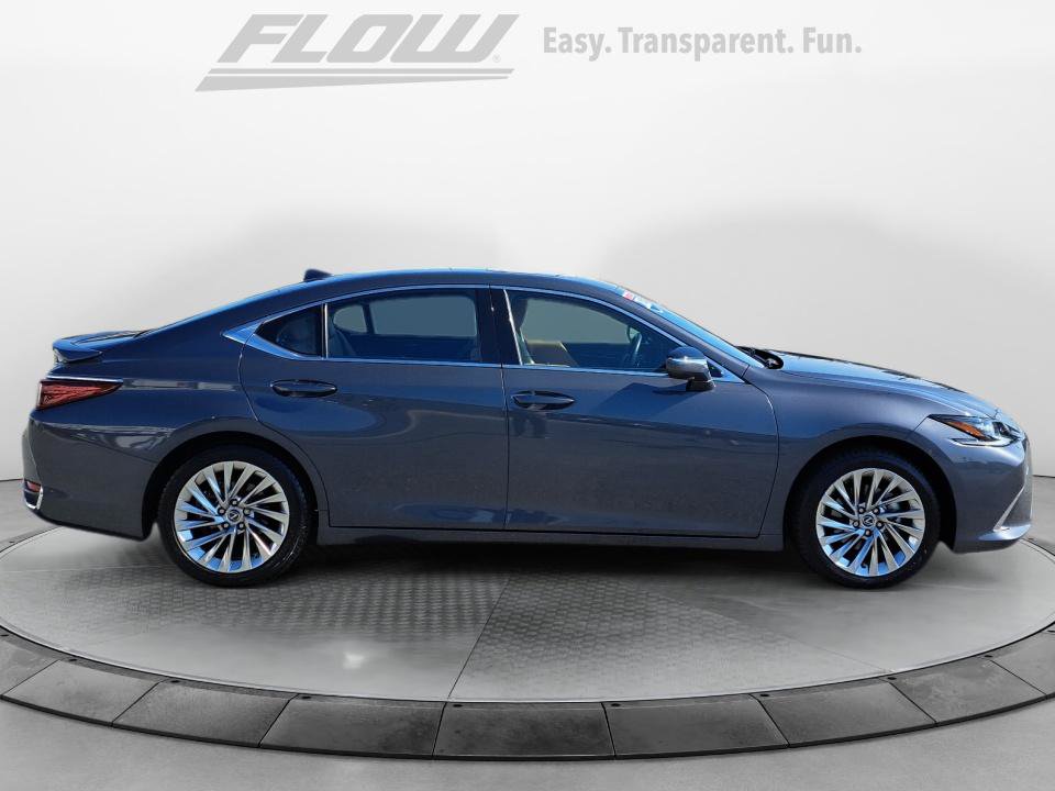 Used 2023 Lexus ES 300h Ultra Luxury w/ Accessory Package (Z2) FWD image 10