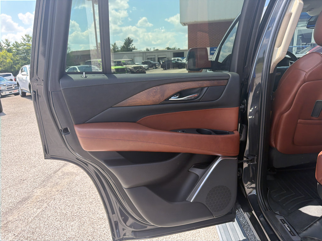 Used 2019 Cadillac Escalade Premium Luxury w/ LPO, Escalade Noir Package AWD/4WD image 25