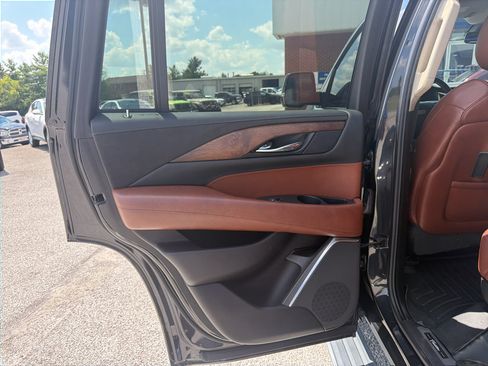Used 2019 Cadillac Escalade Premium Luxury w/ LPO, Escalade Noir Package AWD/4WD image 25