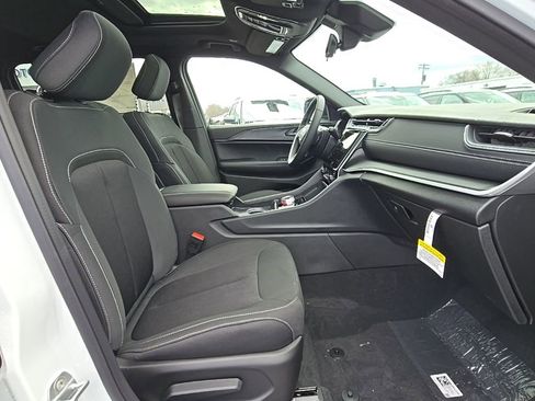 New 2026 Jeep Grand Cherokee L Laredo image 53