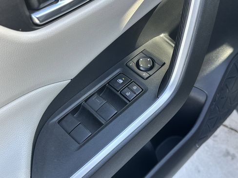 Used 2021 Toyota RAV4 XLE image 15