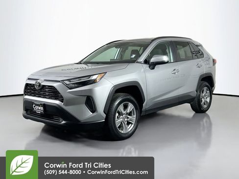 Used 2023 Toyota RAV4 XLE image 5