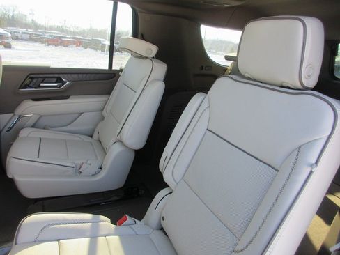 New 2026 GMC Yukon XL Denali w/ Sun & Power Step Package image 13