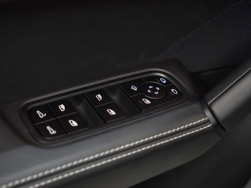 Certified 2025 Porsche Cayenne GTS image 24