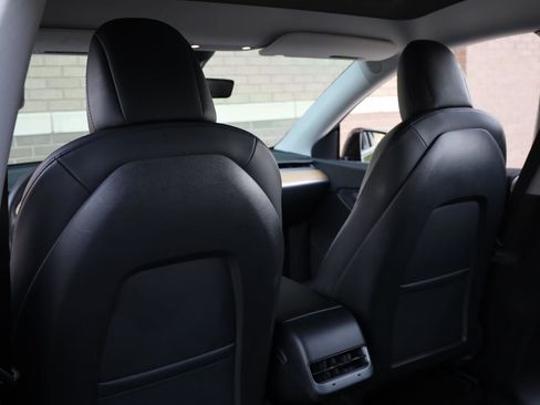 Used 2021 Tesla Model Y Long Range AWD/4WD image 20