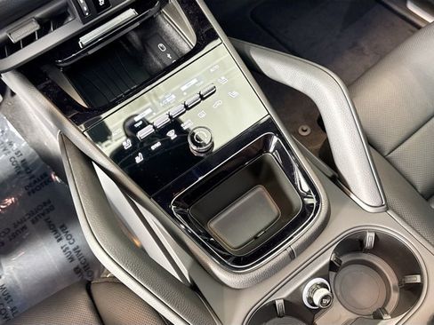 Certified 2026 Porsche Cayenne AWD/4WD image 18