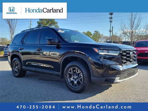 Used 2025 Honda Pilot TrailSport image 3