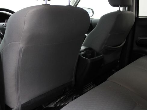 Used 2020 Toyota Tacoma SR5 AWD/4WD image 17