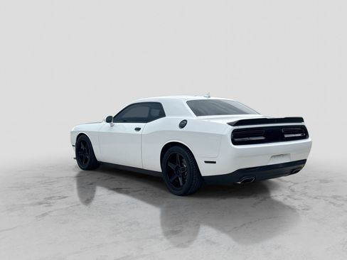 Used 2019 Dodge Challenger R/T w/ Driver Convenience Group RWD image 5