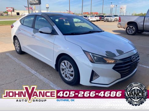 Used 2019 Hyundai Elantra SE w/ Cargo Package FWD image 9