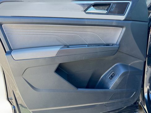 Used 2023 Volkswagen Atlas SE w/ Black Wheel Package image 22