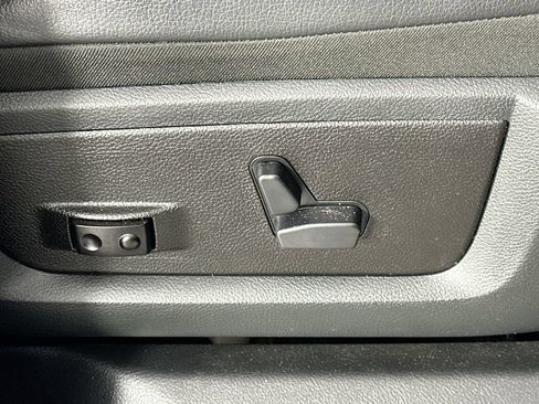 Used 2019 RAM 2500 Laramie AWD/4WD image 23