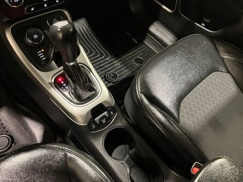 Used 2018 Jeep Compass Latitude w/ Cold Weather Group image 17