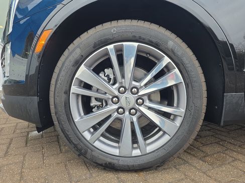 Used 2025 Cadillac XT5 Premium Luxury image 12