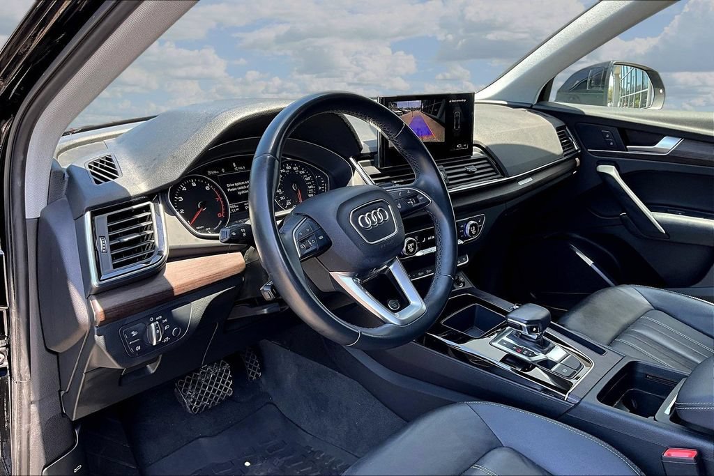 Used 2021 Audi Q5 2.0T Premium w/ Convenience Package AWD/4WD image 17
