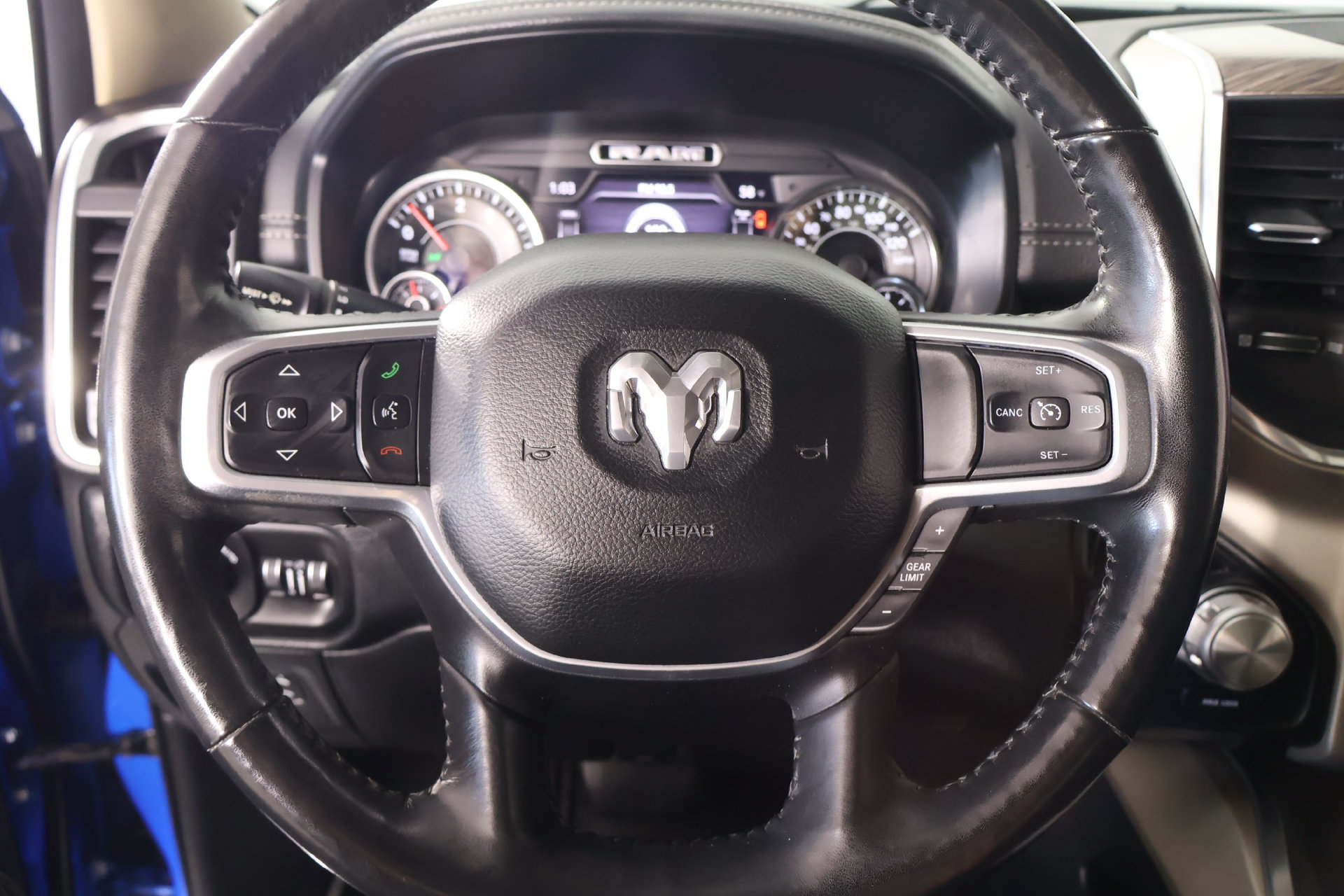 Used 2020 RAM 1500 Laramie AWD/4WD image 3