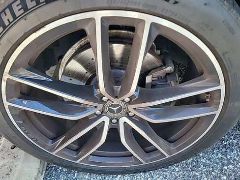 Used 2023 Mercedes-Benz GLS 450 4MATIC image 3