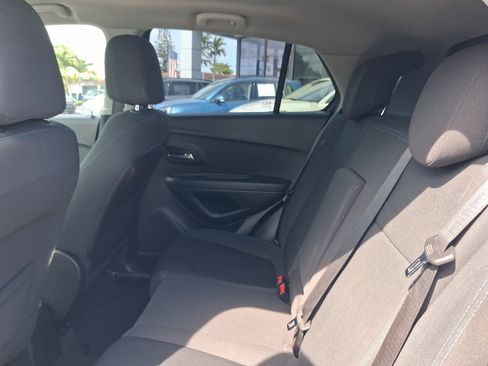 Used 2015 Chevrolet Trax LS FWD image 23