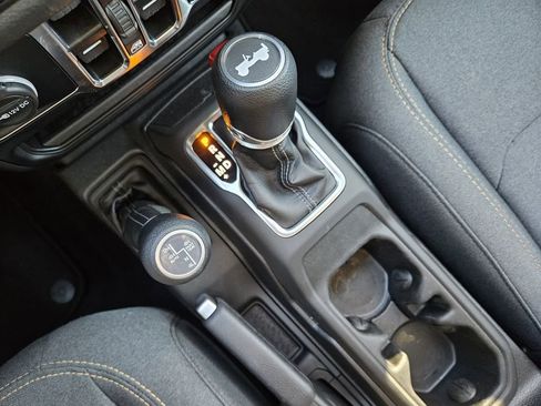 Used 2024 Jeep Wrangler Unlimited w/ Convenience Group image 15