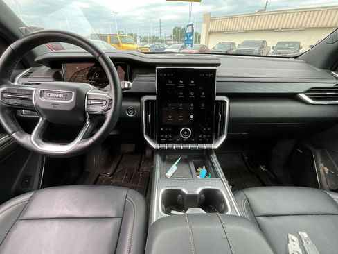 Used 2024 GMC Acadia Elevation FWD image 7