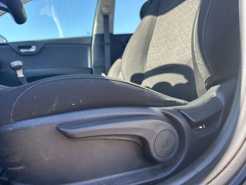 Certified 2023 Kia Rio LX image 4