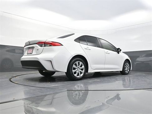 Used 2023 Toyota Corolla LE image 33