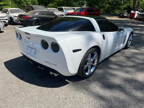 Used 2006 Chevrolet Corvette Coupe w/ Preferred Equipment Group RWD image 10