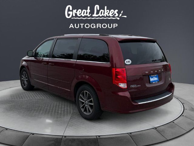 Used 2017 Dodge Grand Caravan SXT FWD image 3