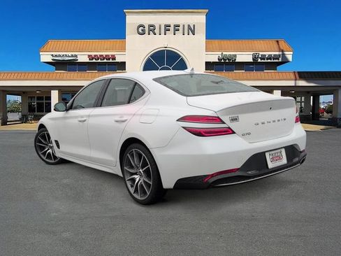 Used 2023 Genesis G70 2.0T RWD image 9