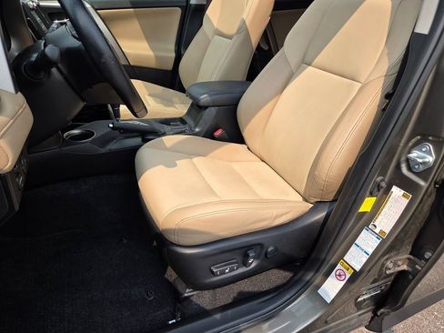 Used 2015 Toyota RAV4 Limited AWD/4WD image 6