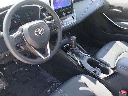 Used 2025 Toyota Corolla XLE FWD image 14