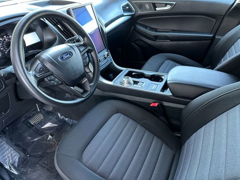 Certified 2024 Ford Edge SE w/ Black Appearance Package image 10