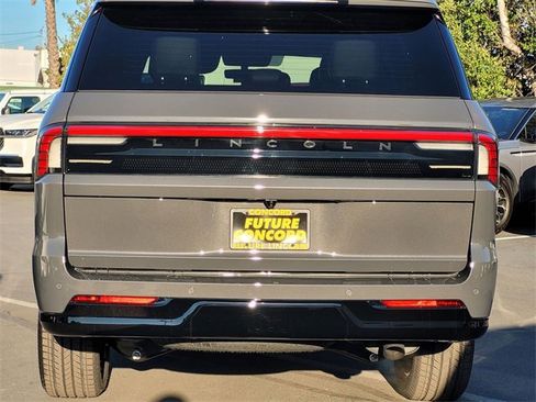 New 2025 Lincoln Navigator Black Label image 4