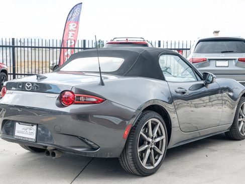 Used 2023 MAZDA MX-5 Miata Grand Touring RWD image 9