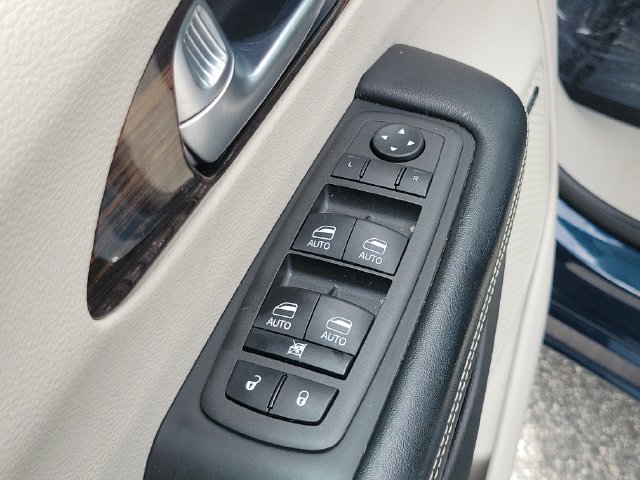 Used 2022 Chrysler Pacifica Limited w/ Uconnect Theater Family Group AWD/4WD image 20