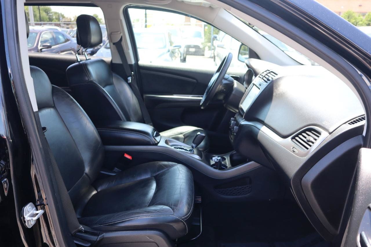 Used 2018 Dodge Journey Crossroad w/ Nav & Sun Group FWD image 9