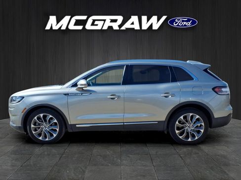 Used 2023 Lincoln Nautilus Reserve AWD/4WD image 10
