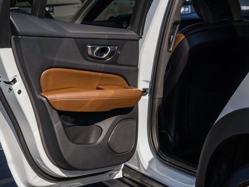 Certified 2024 Volvo V60 B5 Cross Country Ultimate image 36