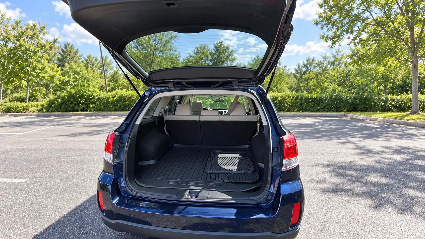 Used 2012 Subaru Outback 2.5i Premium w/ All-Weather Pkg AWD/4WD image 7