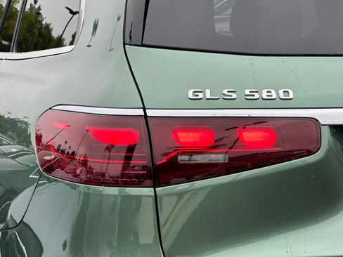 New 2025 Mercedes-Benz GLS 580 4MATIC image 33