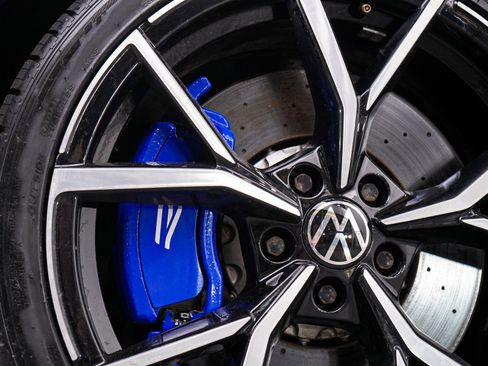 Used 2024 Volkswagen Golf R AWD/4WD image 36