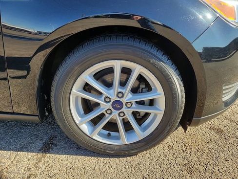 Used 2017 Ford Focus SE image 9