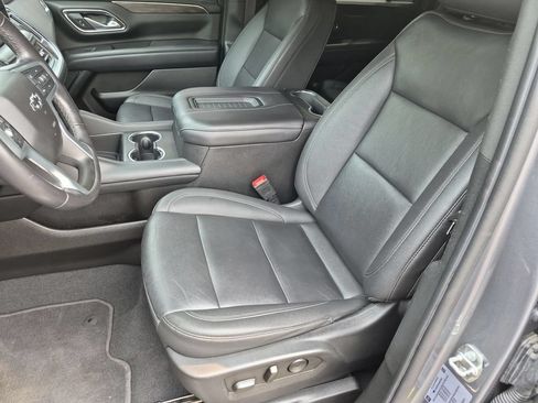 Used 2022 Chevrolet Suburban Z71 AWD/4WD image 17