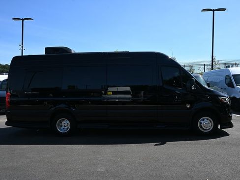 Used 2025 Mercedes-Benz Sprinter 3500 image 25