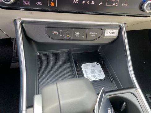 New 2026 Kia Carnival EX FWD image 17