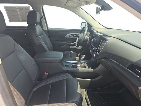 Used 2021 Chevrolet Traverse RS FWD image 16