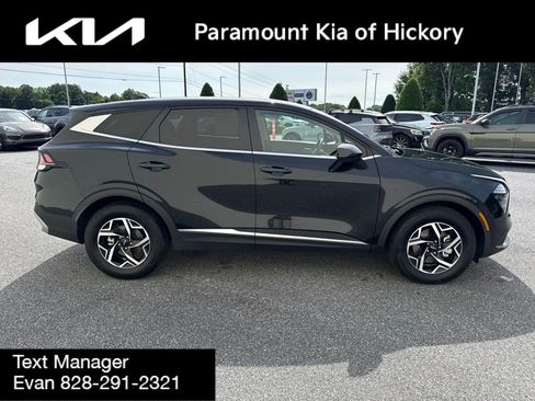 Used 2025 Kia Sportage LX FWD image 8