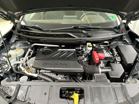 Used 2023 Nissan Rogue S image 32