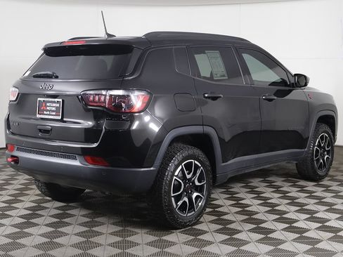 Used 2024 Jeep Compass Trailhawk AWD/4WD image 8